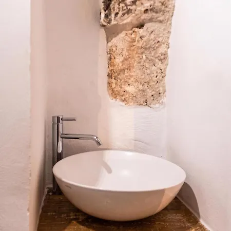 Trullo Pietra Bianca * אוסטוני