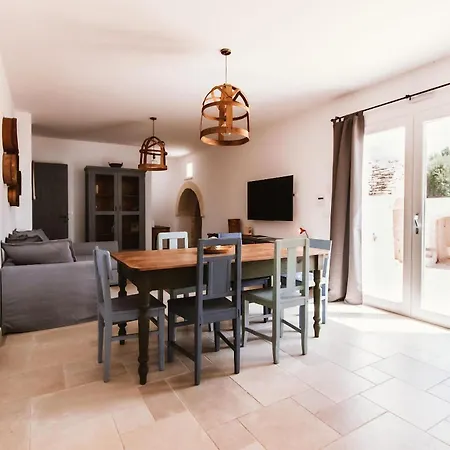 בית נופש Trullo Pietra Bianca