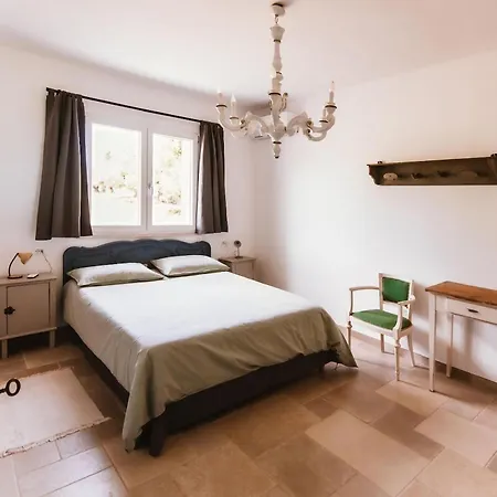 בית נופש Trullo Pietra Bianca *